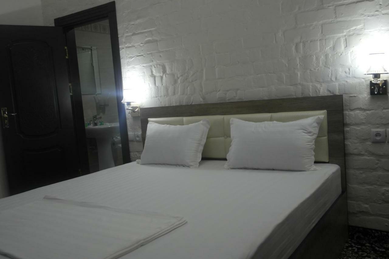 Orient Star Hotel Tashkent Esterno foto