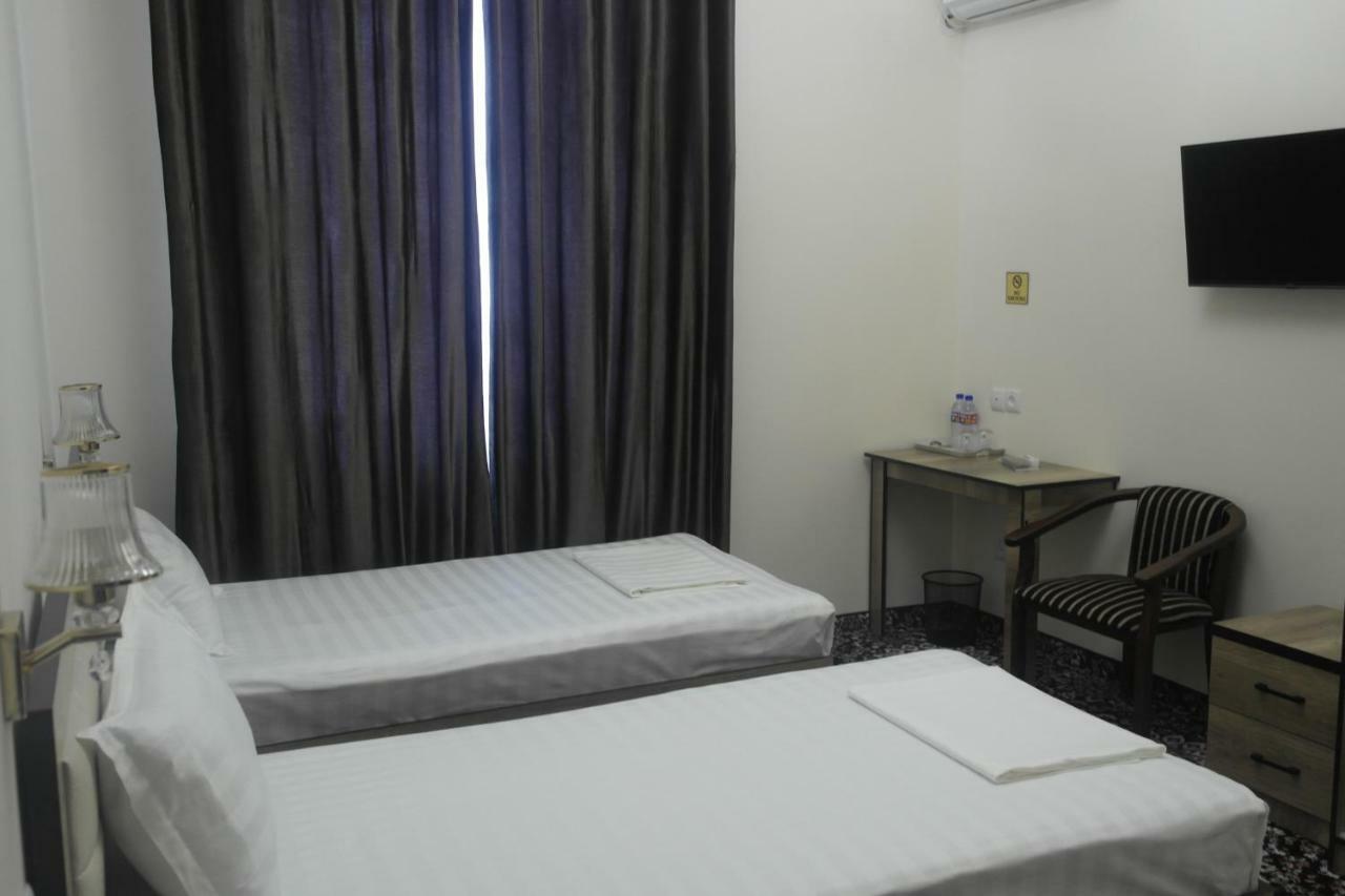 Orient Star Hotel Tashkent Esterno foto
