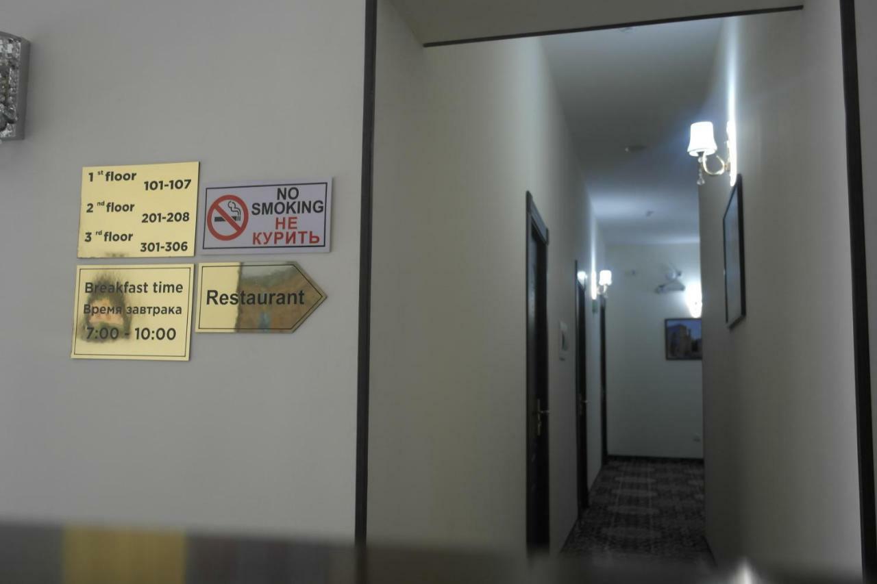 Orient Star Hotel Tashkent Esterno foto